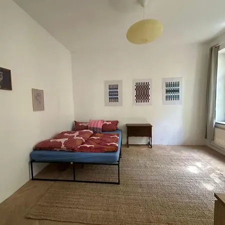 Beautiful 3 Bedrooms Apartment *